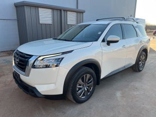 2022 Nissan Pathfinder SV