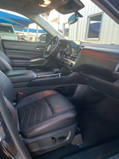 2022 Nissan Pathfinder Platinum