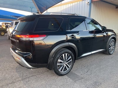 2022 Nissan Pathfinder Platinum