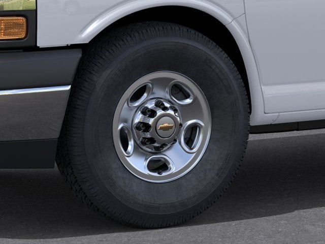 2026 Chevrolet Express Passenger 1LT