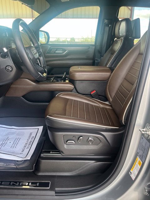 2025 GMC Yukon Denali Ultimate