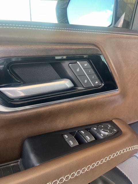 2025 GMC Yukon Denali Ultimate