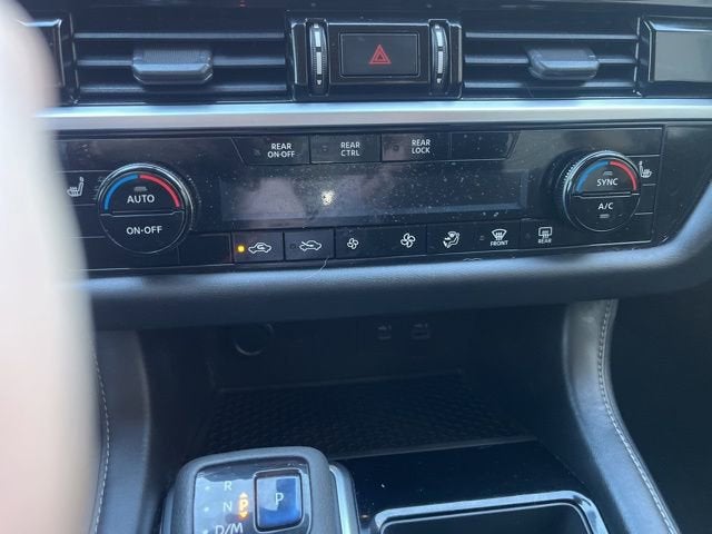 2022 Nissan Pathfinder SV