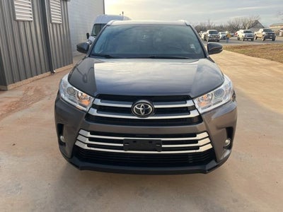 2019 Toyota Highlander SE