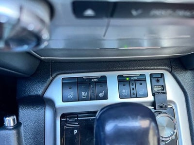 2019 Toyota Land Cruiser Base