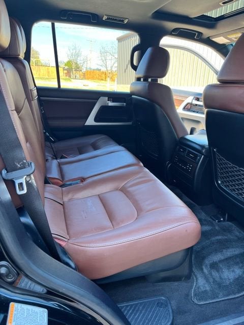 2019 Toyota Land Cruiser Base