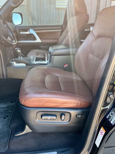 2019 Toyota Land Cruiser Base